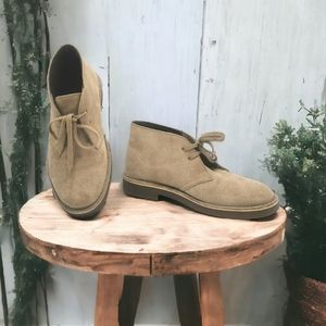 SIZE 7.5 CLARKS, Light Tan Suede, Lined Ankle Boots EUC B22